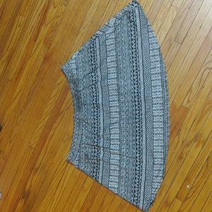 Grey patterned skirt